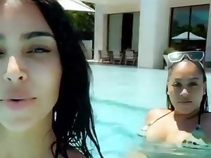 Kim Kardashian &amp; La La Anthony In Bikinis In The Pool